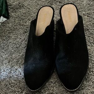 Old Navy Black Mules with Minimalist Design
